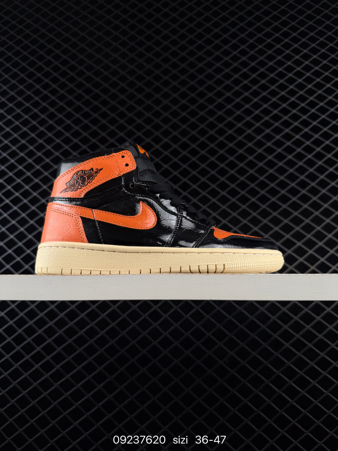 Air Jordan 1 Retro High OG Pine Green-555088-302